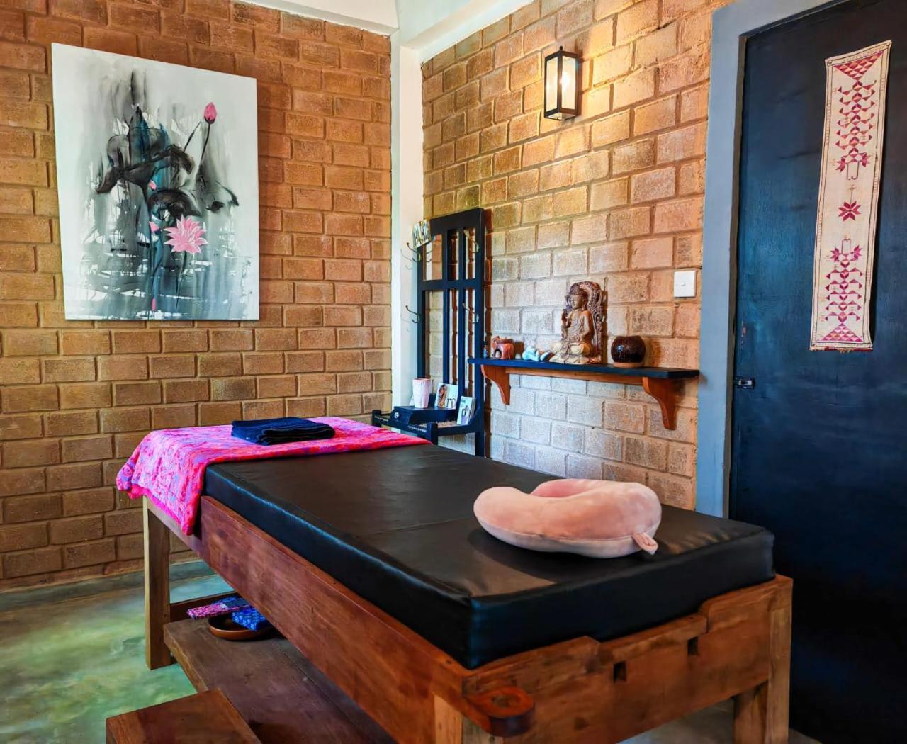 Villa Lyvie Ayurvedic Hotel タンガラ エクステリア 写真