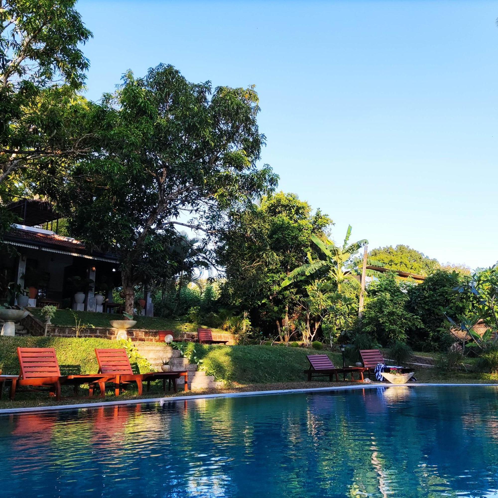 Villa Lyvie Ayurvedic Hotel タンガラ エクステリア 写真