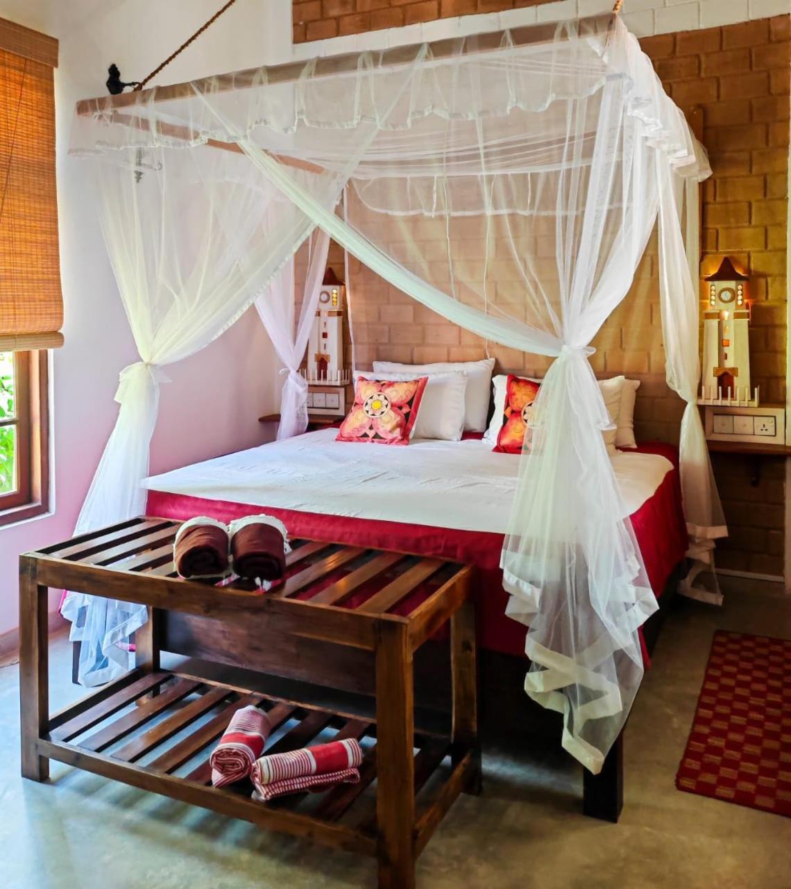 Villa Lyvie Ayurvedic Hotel タンガラ エクステリア 写真