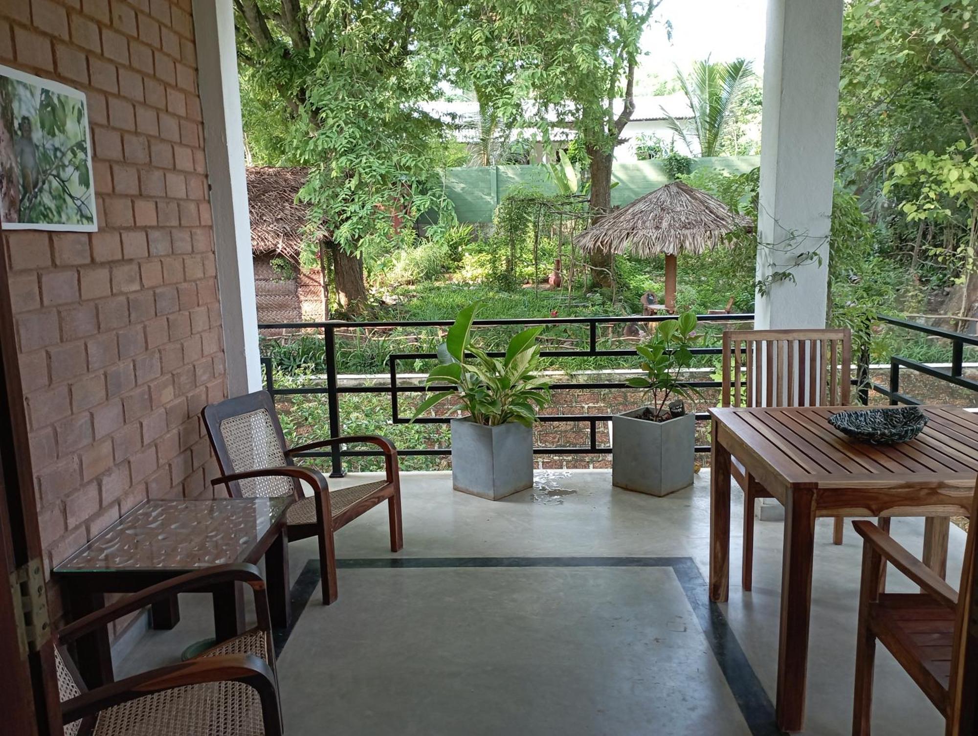 Villa Lyvie Ayurvedic Hotel タンガラ エクステリア 写真